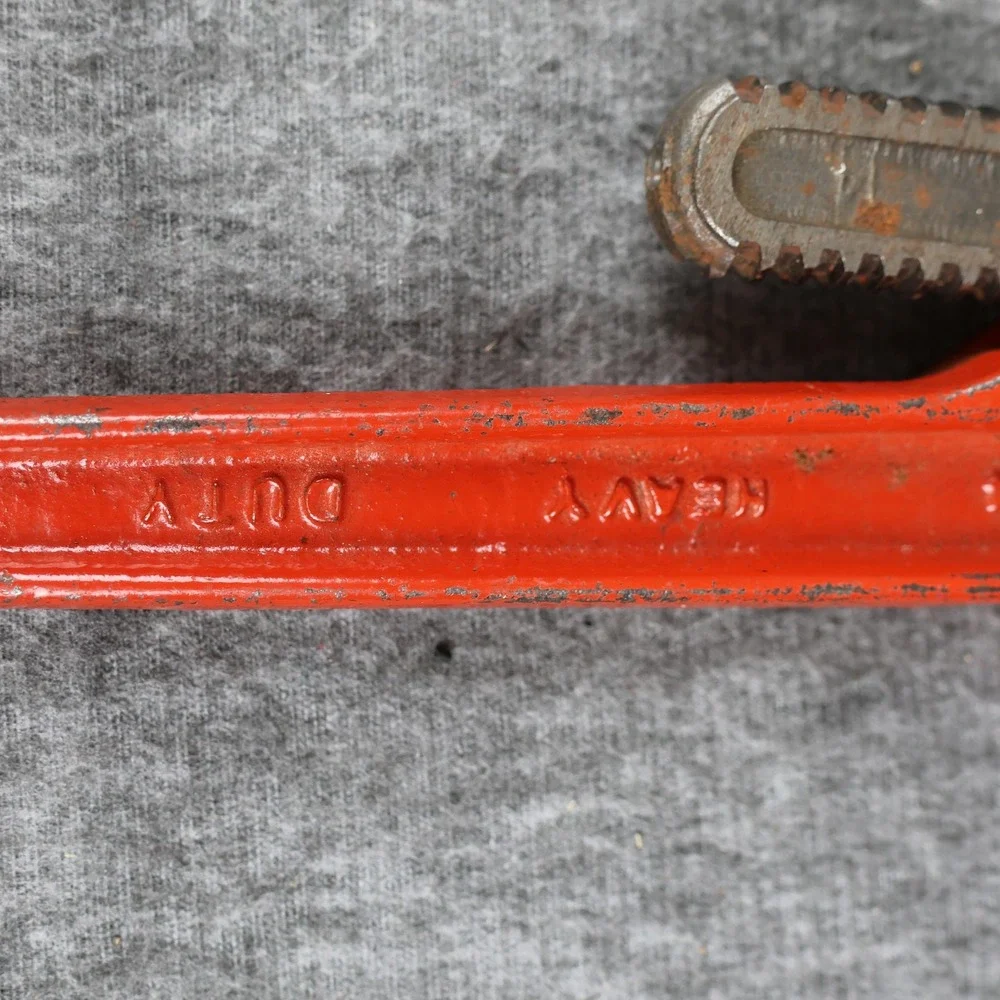 Great Neck PW-14 14in Pipe Wrench Red Heavy Duty Adjustable Forged Steel Taiwan